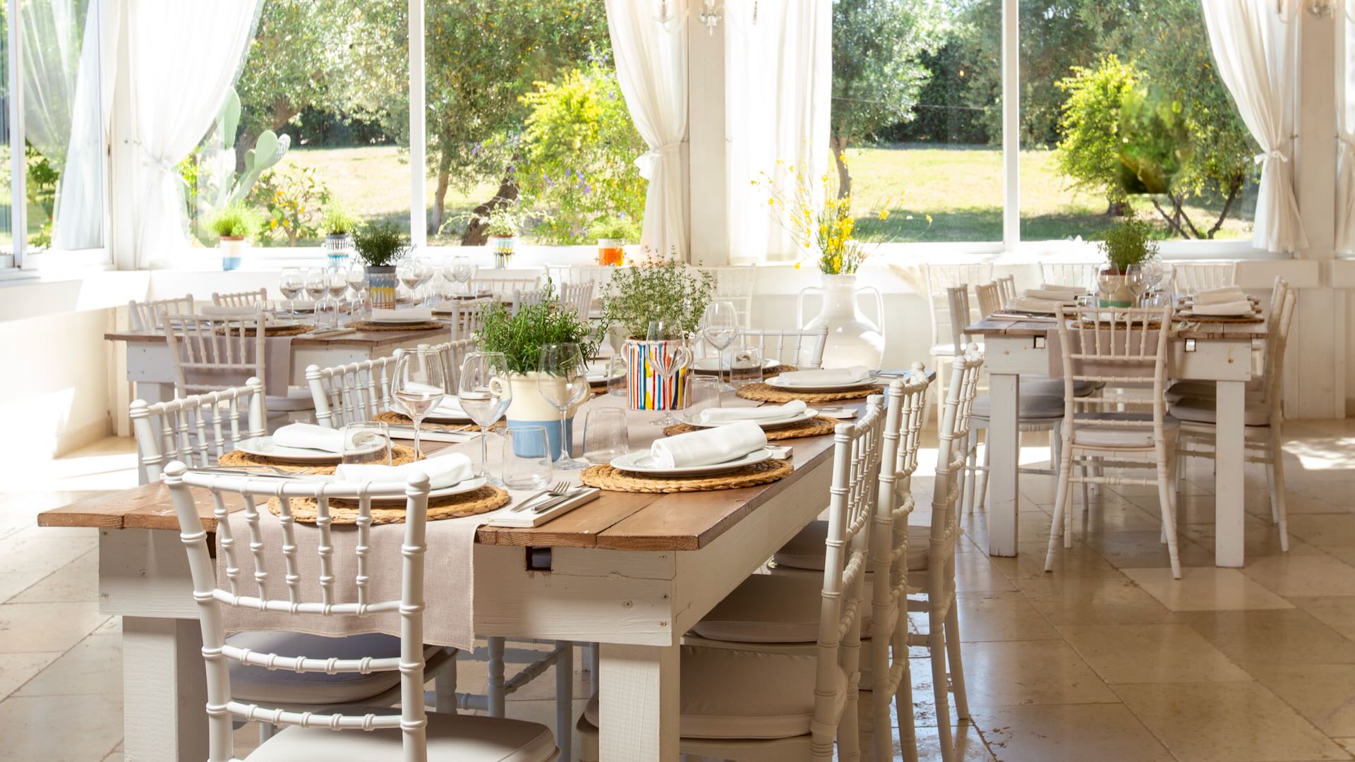 Sala ristorante con vista sul parco